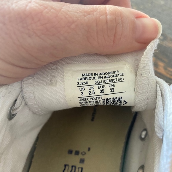 White Converse Size 3 - Picture 2 of 4